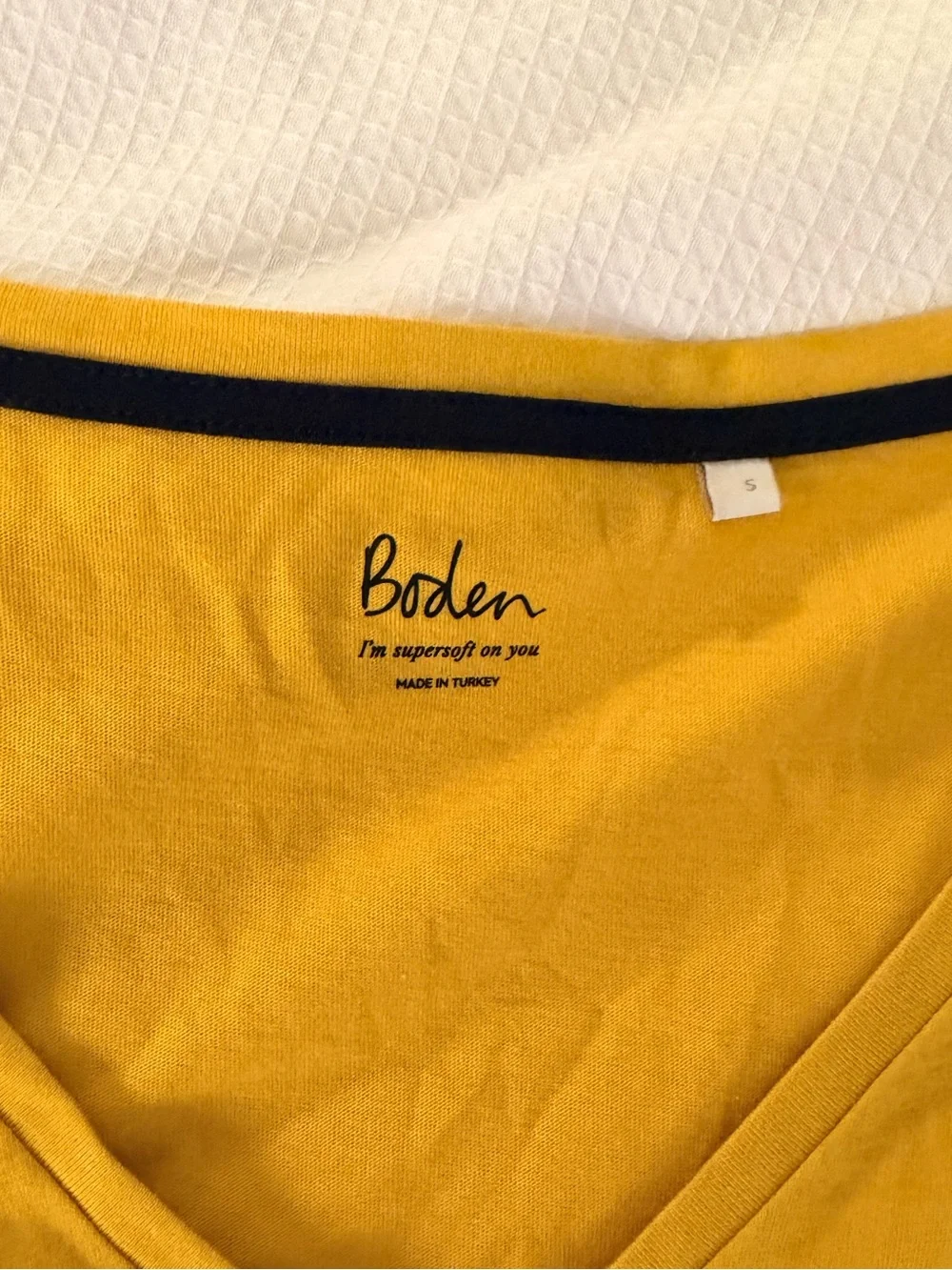 Boden Women's V-Neck Long Sleeve Top — Yellow